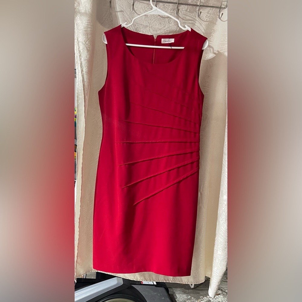 Calvin Klein Sunburst Dress in Red, Size 8